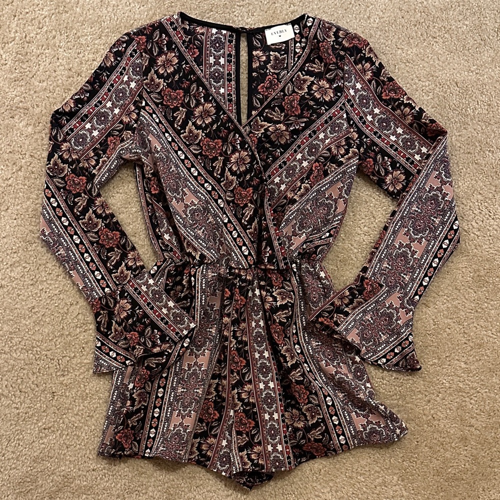 Everly Floral Print V-Neck Long Sleeve  Romper - Picture 2 of 5
